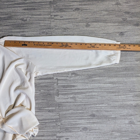 Women's TORRID Henley Cream Blouse, V-neck, Long Sleeve, Classic,‎ Sz 1 - Picture 6 of 8